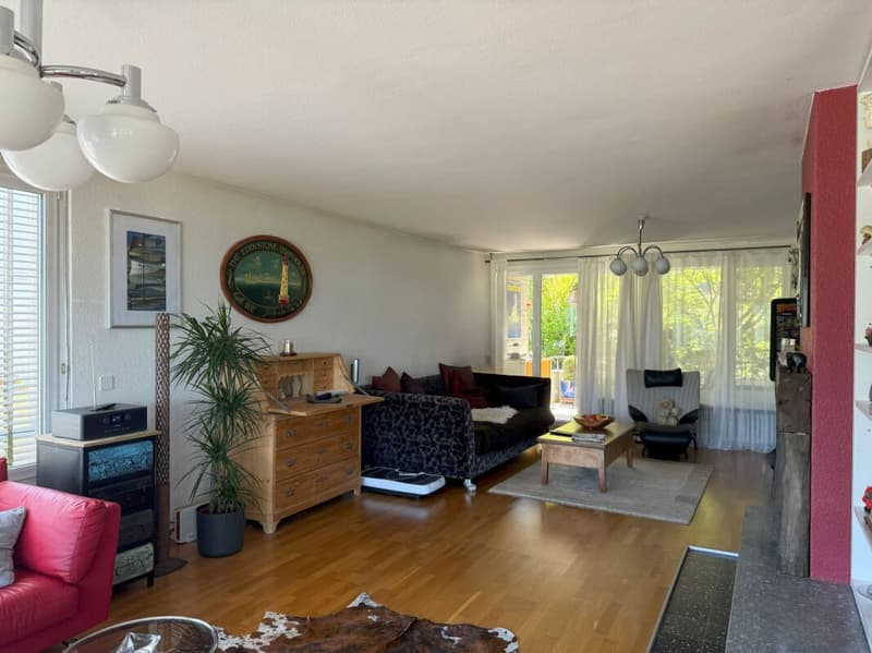 4.5-Zimmer-Wohnung mit viel Seesicht und oberhalb der Hauptstrasse (17)