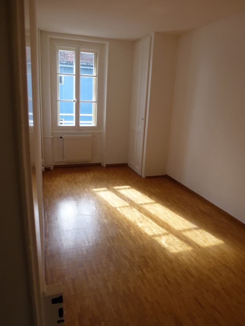 Studio lumineux et calme (1)