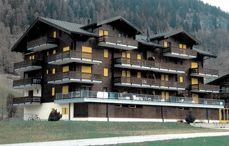 Local commercial dans la maison Pische - 262 m2 (1)
