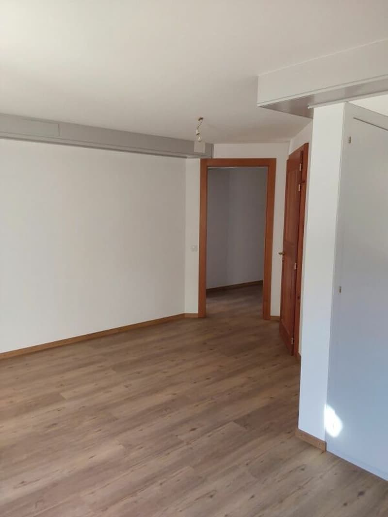 Bureau (2)
