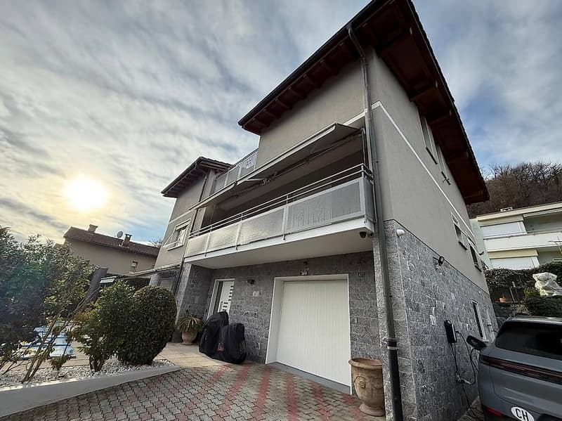 Agno / Cassina D'Agno grande villa unifamiliale avec piscine (12)