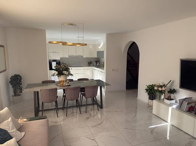 Agno / Cassina D'Agno grande villa unifamiliale avec piscine (2)