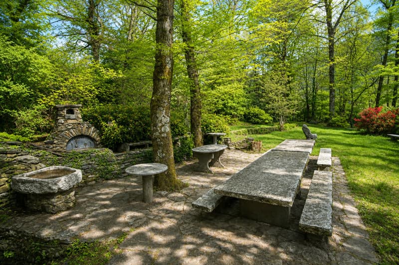 Astano (Lugano) – Dimora di prestigio immersa nella natura, tra eleganza e spiritualità (21)