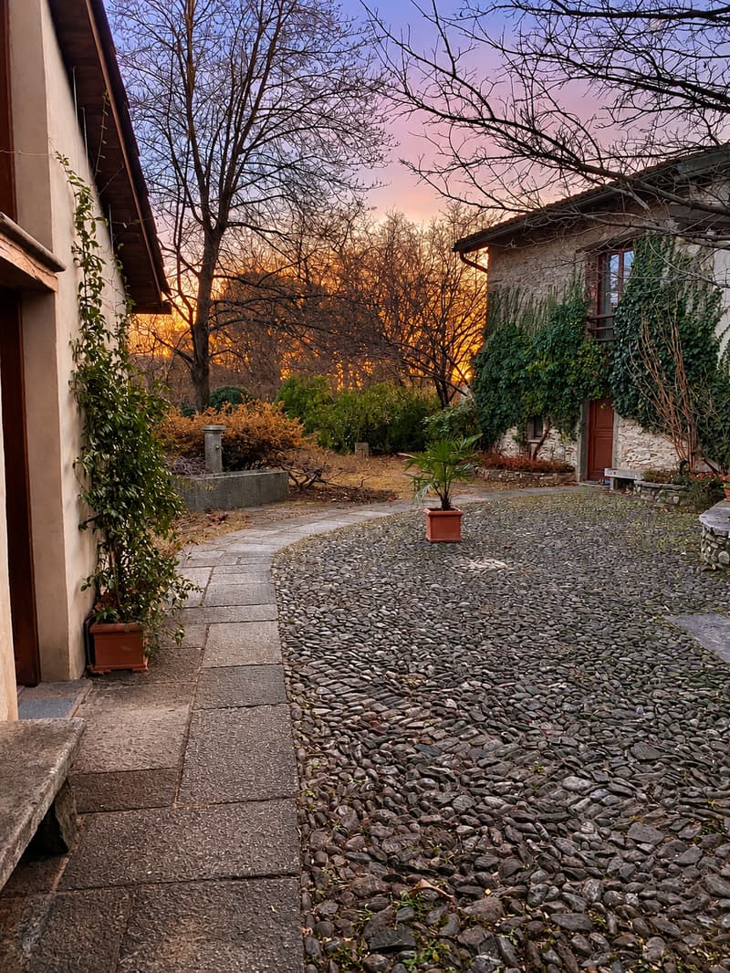 Astano (Lugano) – Dimora di prestigio immersa nella natura, tra eleganza e spiritualità (24)