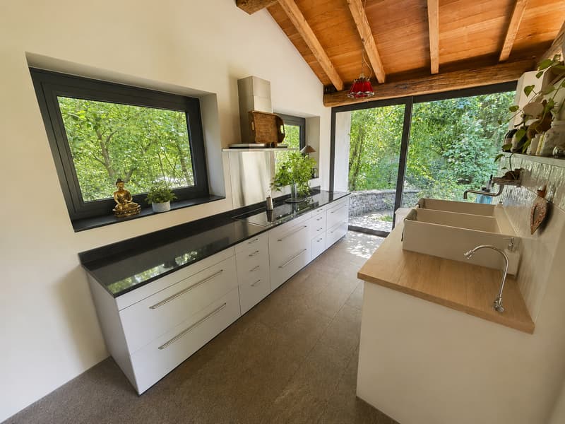 Astano (Lugano) – Dimora di prestigio immersa nella natura, tra eleganza e spiritualità (11)