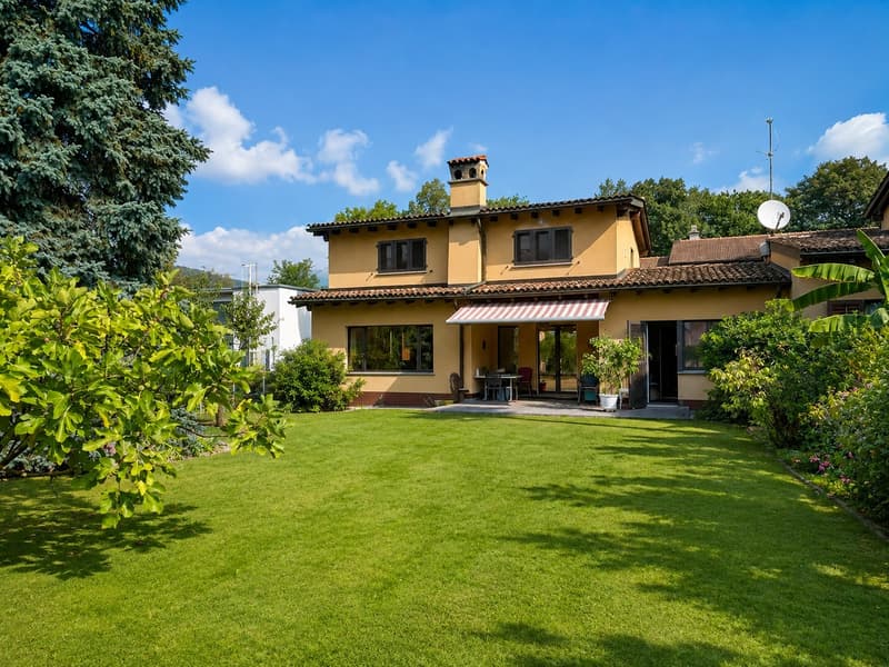 Cadro – Casa unifamiliare 5.5 locali in posizione tranquilla e riservata (1)
