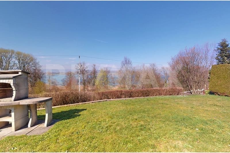 Paradies mit Blick auf den Murtensee zwei Wohnungen, Garten & viel Charme (1)
