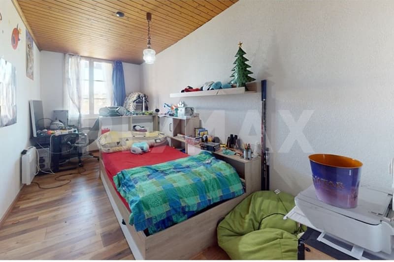 Charming farmhouse with two apartments, large surroundings and versatile potential (11)