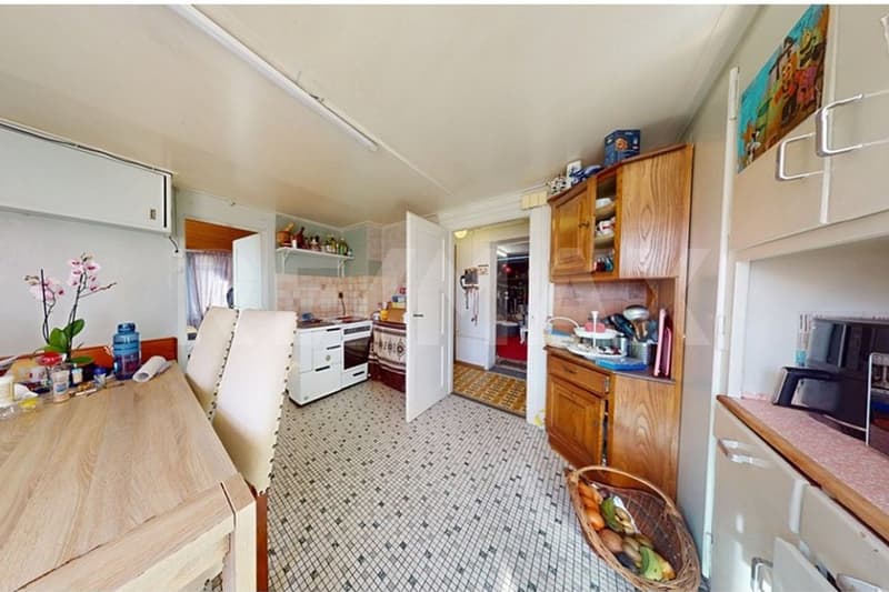Charming farmhouse with two apartments, large surroundings and versatile potential (7)