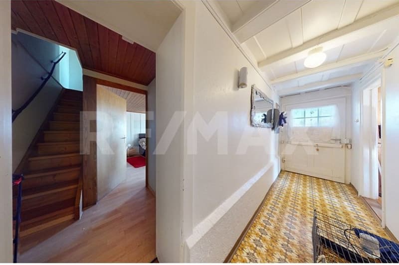 Charming farmhouse with two apartments, large surroundings and versatile potential (10)