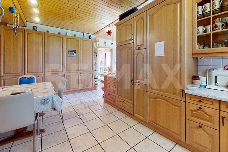 Freistehendes Haus mit Zwei Wohneinheiten (4)