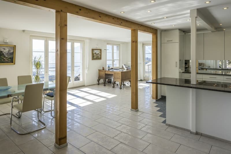 LARGE REAL ESTATE - Charming Chalet with Lake and Mountain View in Goldiwil (10)