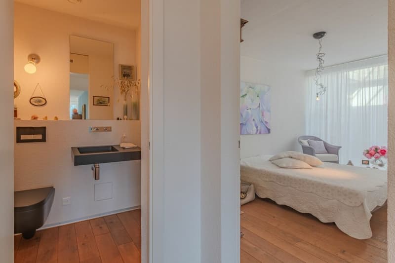 LARGE REAL ESTATE - Exclusive 5.5-room terrace house with panorama of Aaretal and Bernese Alps (12)