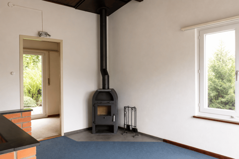 LARGE REAL ESTATE - 2.5-room holiday cottage with lake view in Faulensee (4)