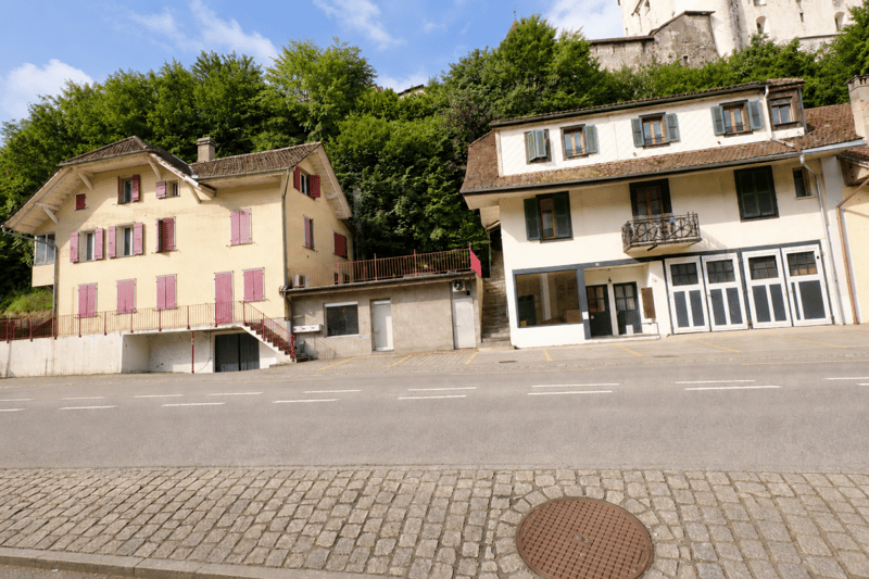 LARGE REAL ESTATE - Residential building with studio and storage with development potential on Burgstrasse in Thun (6)