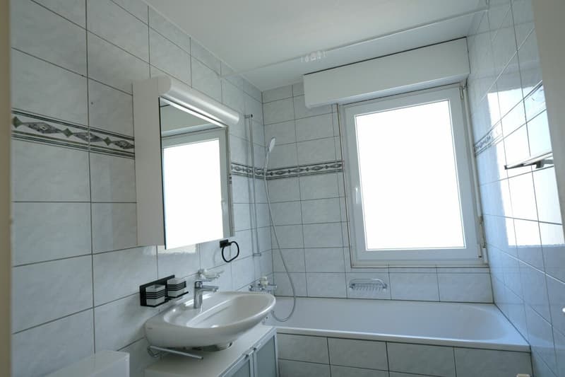 GROSSEN IMMOBILIEN - 3.5-Zimmer-Wohnung mit grossem Balkon und direktem Gartenzugang in Thierachern (9)