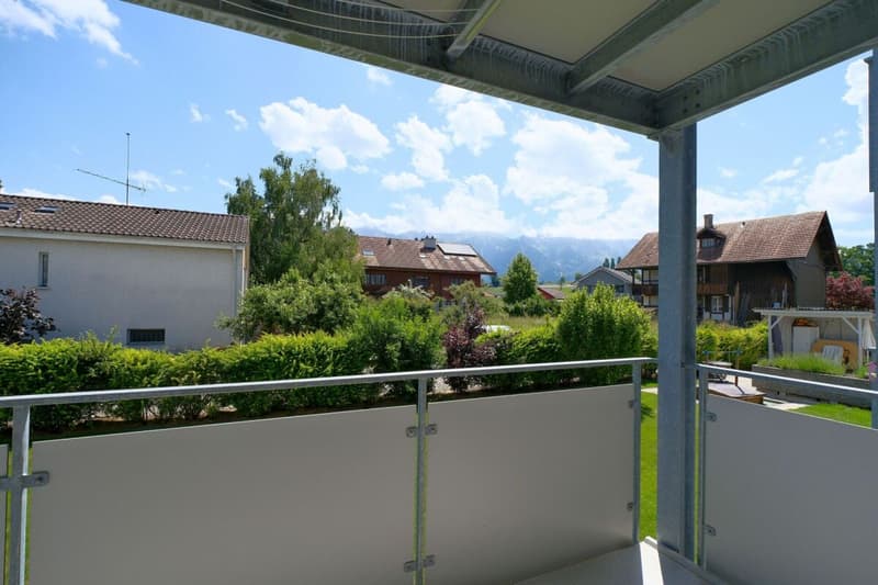 GROSSEN IMMOBILIEN - 3.5-Zimmer-Wohnung mit grossem Balkon und direktem Gartenzugang in Thierachern (2)