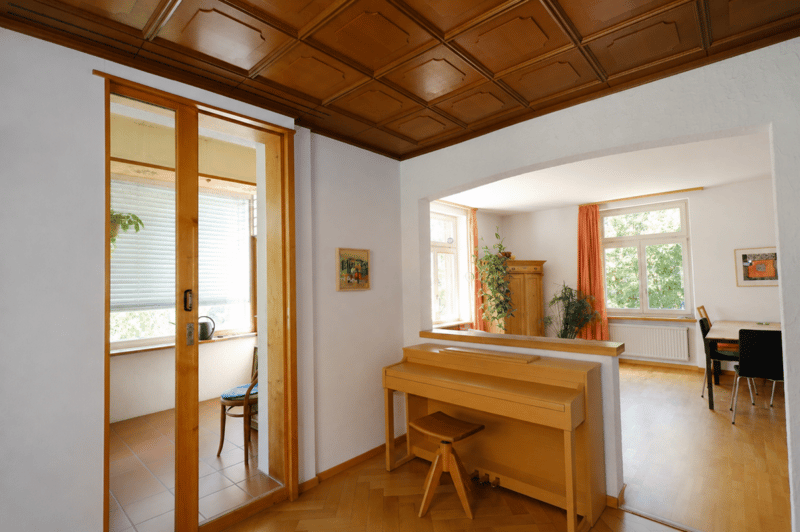 GROSSEN IMMOBILIEN - Freistehendes Einfamilienhaus mit Werkstatt, Atelier oder Praxis (6)