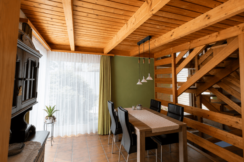 GROSSEN IMMOBILIEN - Charmantes 5-Zimmer-Einfamilienhaus mit gepflegtem Garten (7)