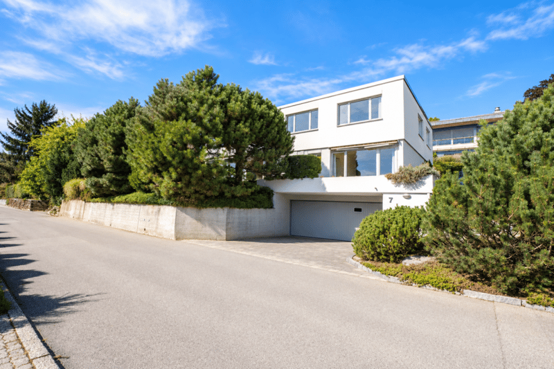 GROSSEN IMMOBILIEN - Freistehendes Ein- bis Zweifamilienhaus mit Pool in Ittigen (2)