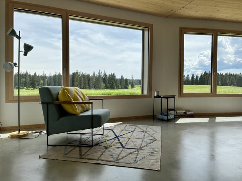 Une maison résolument de caractère face aux pâturages, au Cerneux-Péquignot (9)