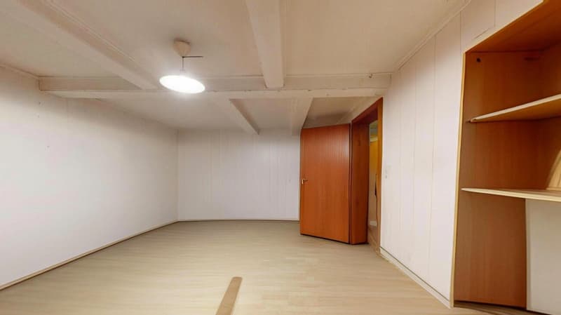 Two-family house with renovation needs and additional building land parcel (11)