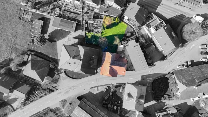 Two-family house with renovation needs and additional building land parcel (3)