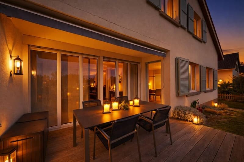 Detached home with plenty of space around the house (11)