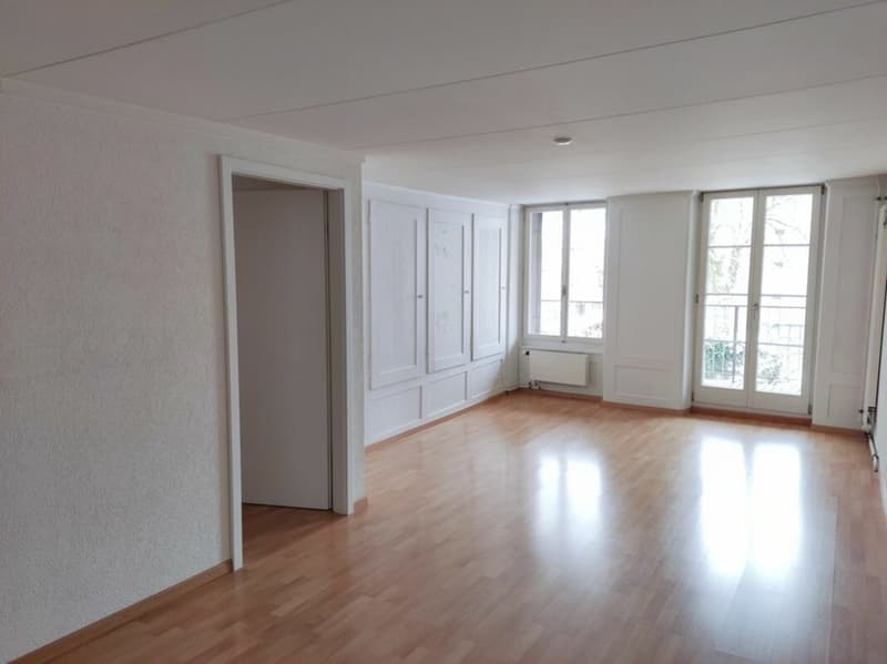 Appartement spacieux 4.5 pièces dans la vieille ville avec balcon (5)
