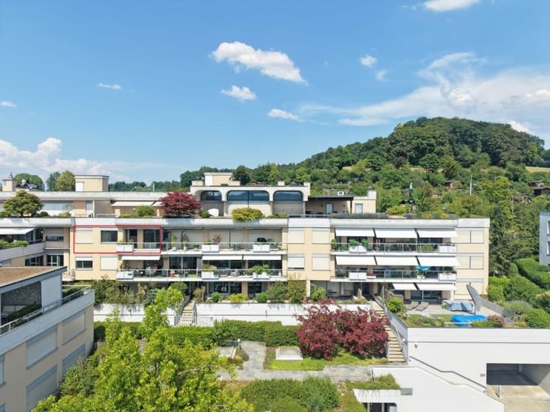 Living in a sought-after location with a far-reaching view (2)