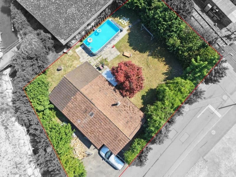 Solides EFH mit grossem Grundstück (2)