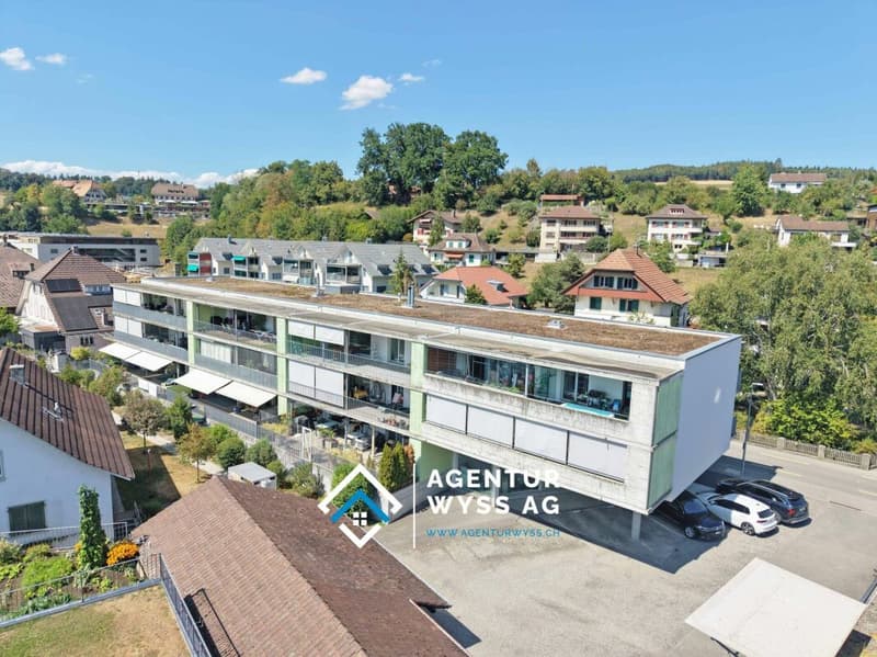 Moderne Wohnung mit Atelier in Neuenegg (1)