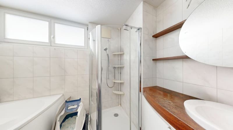 Moderne Wohnung mit Atelier in Neuenegg (8)