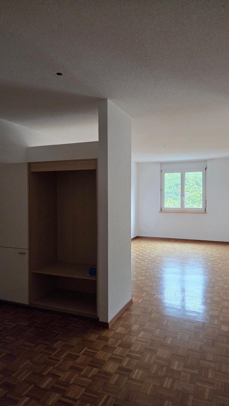 Apartment located in a building with elevator. (7)