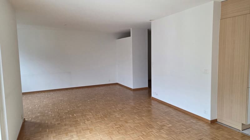 Apartment located in a building with elevator. (2)