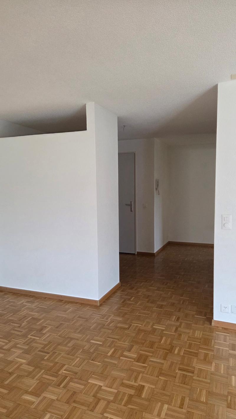 Apartment located in a building with elevator. (3)