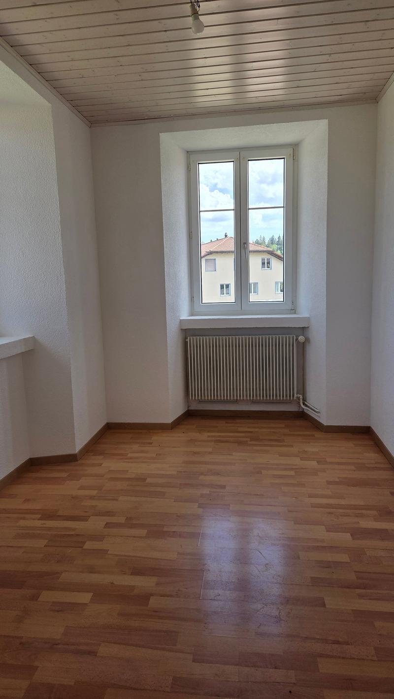Apartment with 3.5 rooms close to the village center (5)