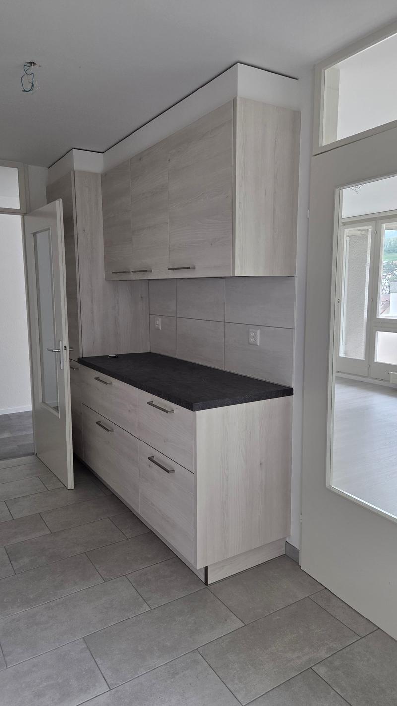 Large 3.5-room apartment close to the city center. (2)