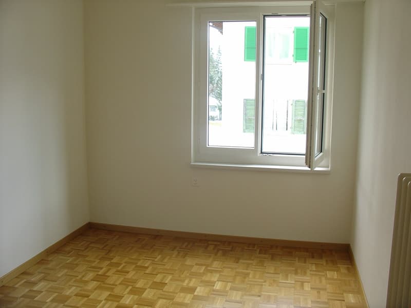 Appartamento situato in un piccolo edificio di 4 unità (8)
