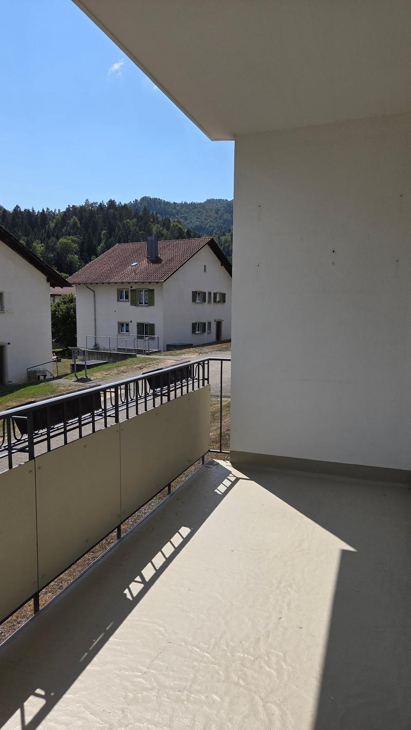 Appartement situé dans un petit immeuble de 4 logements. (12)