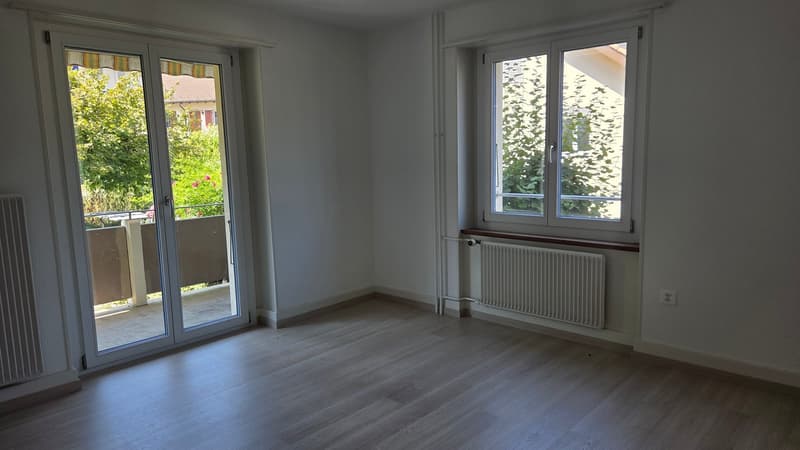 Appartement situé dans un petit immeuble de 3 étages. (4)