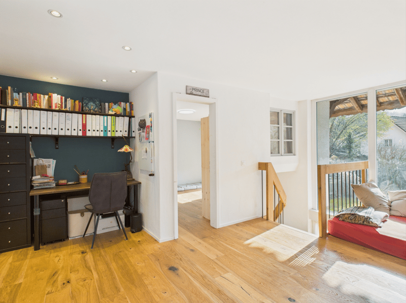 Exclusive residential ensemble with barn and annex (9)
