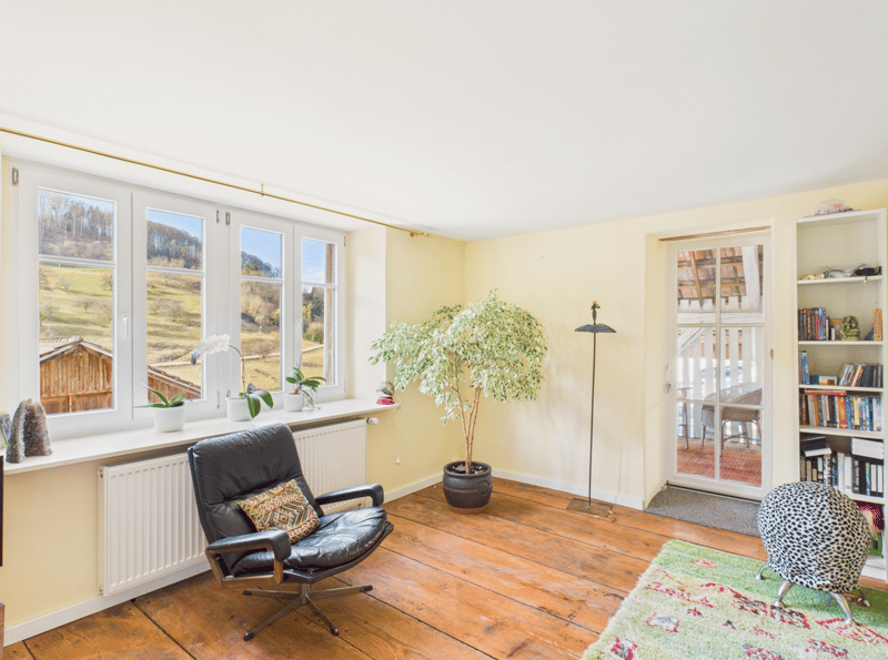 Exclusive residential ensemble with barn and annex (14)