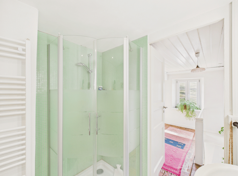 Exclusive residential ensemble with barn and annex (16)