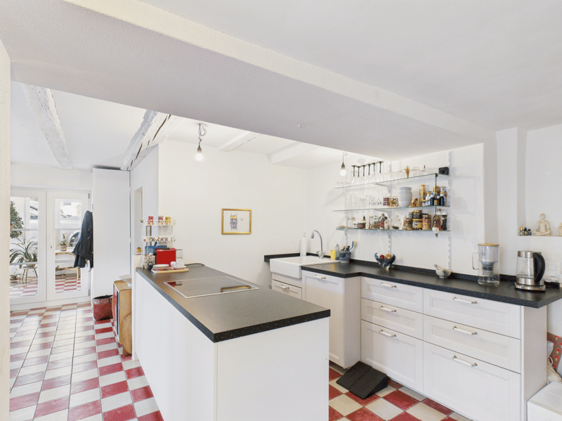 Exclusive residential ensemble with barn and annex (12)