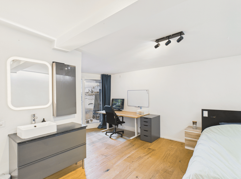 Exclusive residential ensemble with barn and annex (6)