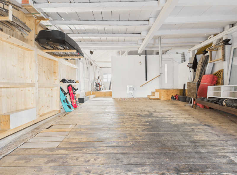 Exclusive residential ensemble with barn and annex (19)