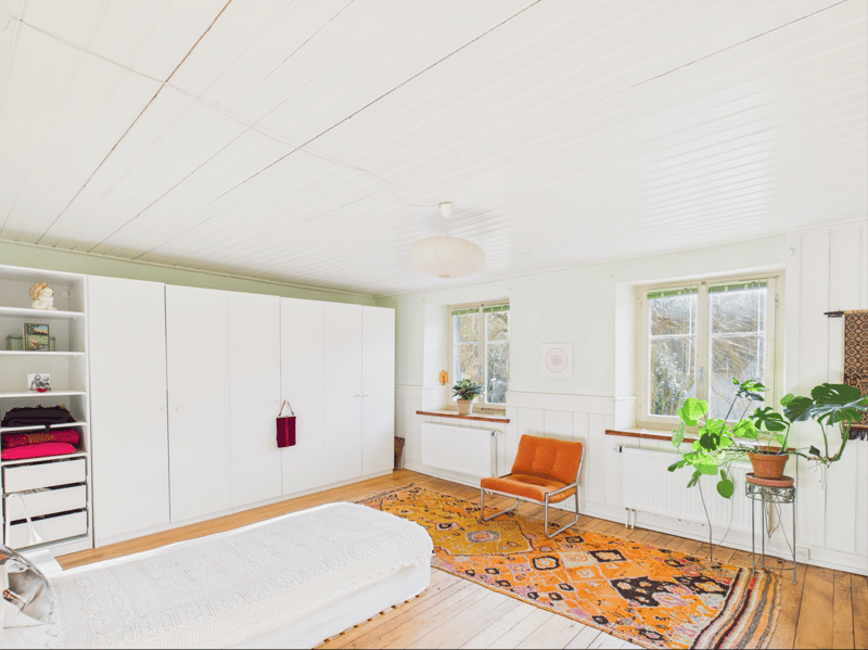 Exclusive residential ensemble with barn and annex (13)