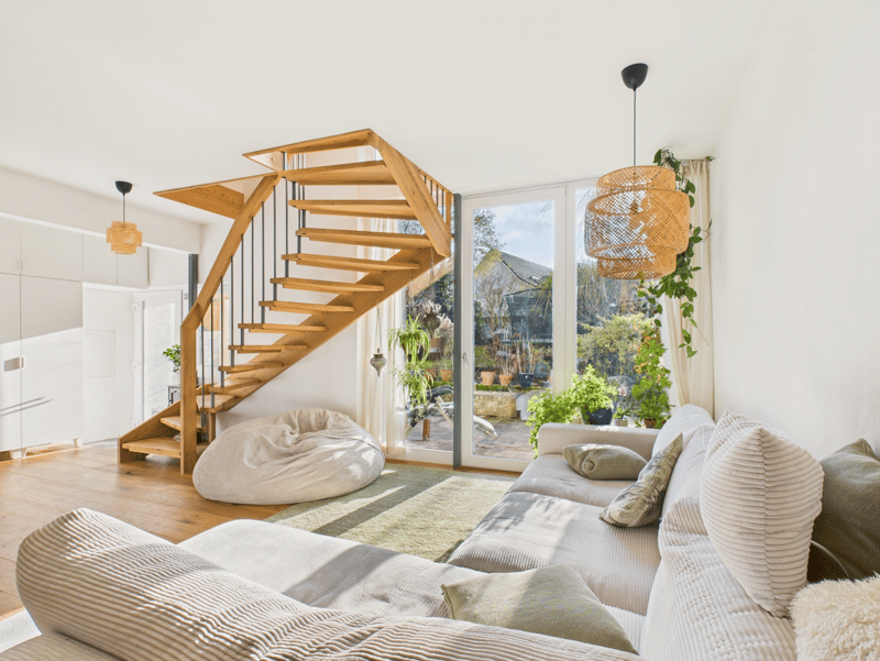 Exclusive residential ensemble with barn and annex (1)