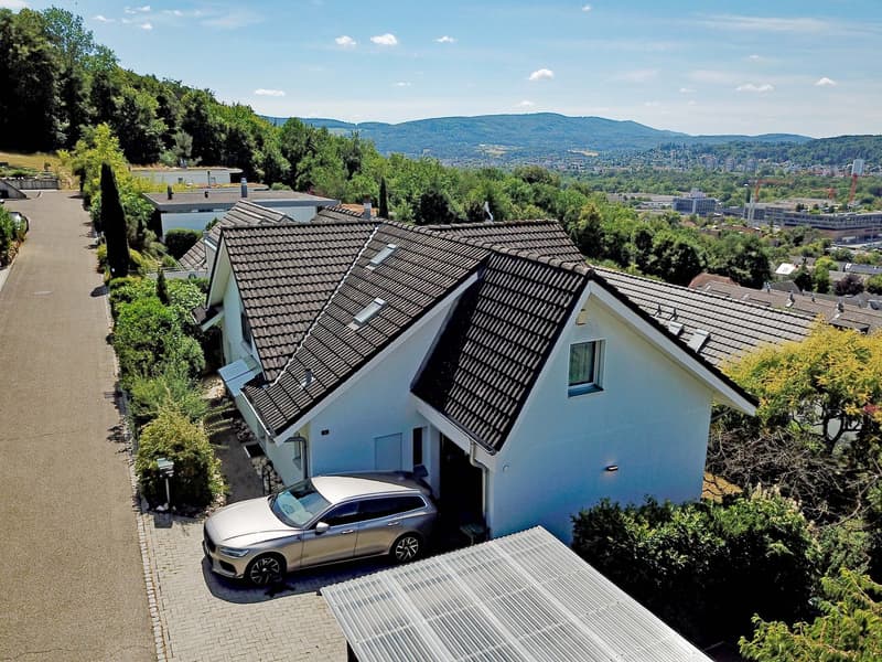 Familienhaus mit Weitsicht und viel Platz in Münchenstein (8)